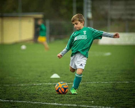 Playing outside – Italian games for children (Part 1).